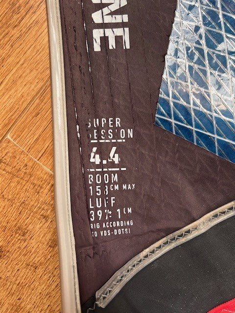 Super Session 4.4 USED Windsurf Sail