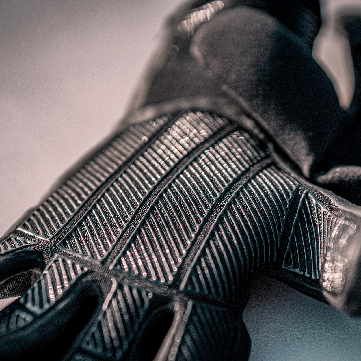 Psycho Tech 5mm Gloves