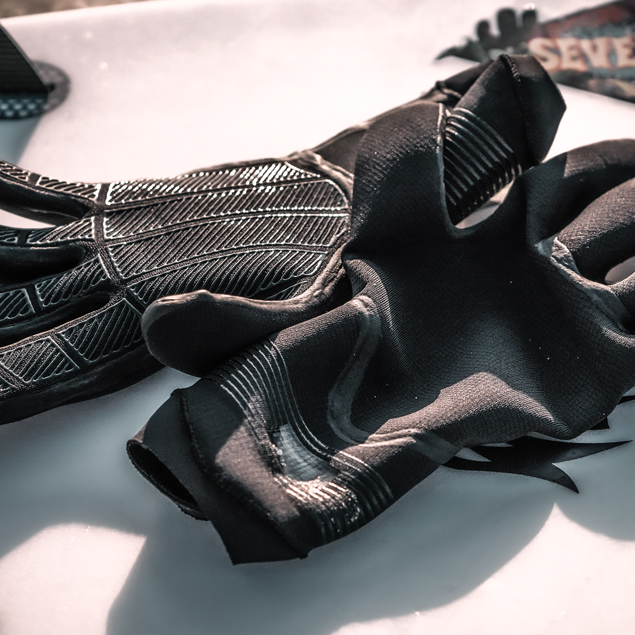 Psycho Tech 5mm Gloves