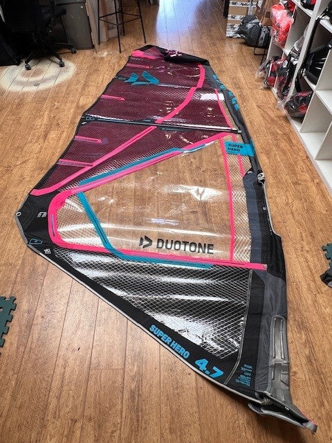 Super Hero 4.7 USED Windsurf Sail
